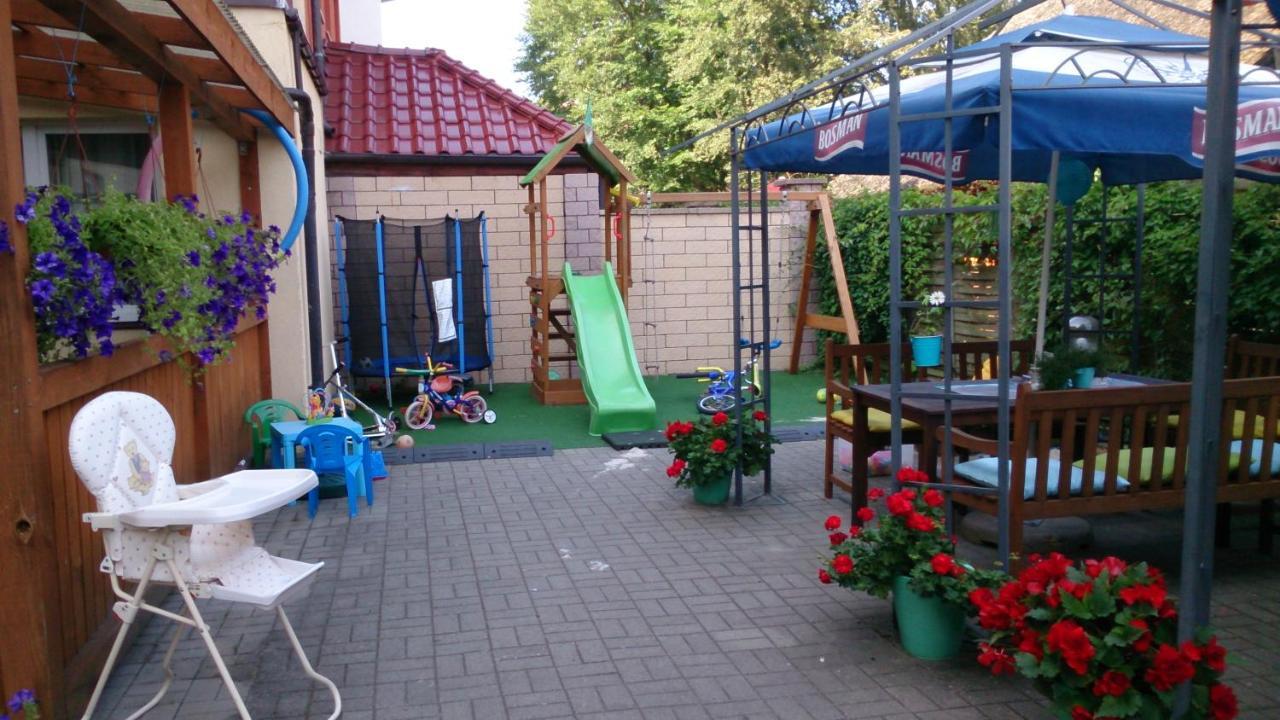 Patio Dom Goscinny Łukęcin Exteriör bild